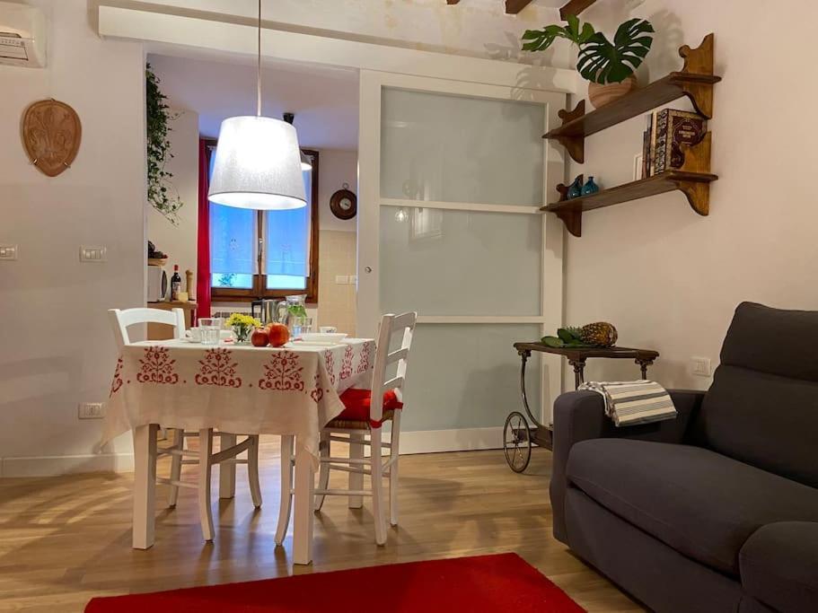 San Lorenzo Apartment In Red Firenze Eksteriør bilde