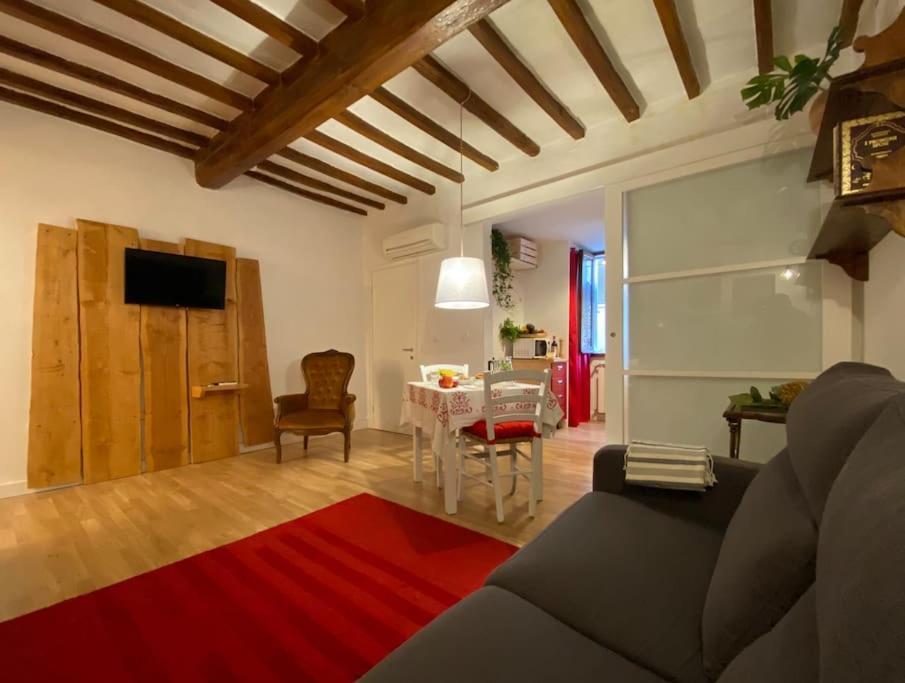 San Lorenzo Apartment In Red Firenze Eksteriør bilde