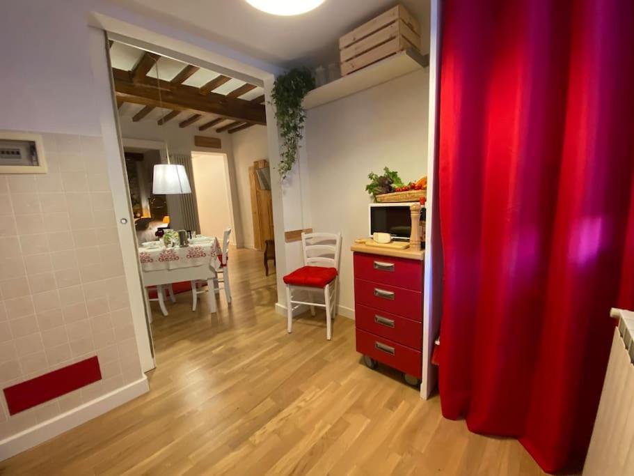 San Lorenzo Apartment In Red Firenze Eksteriør bilde