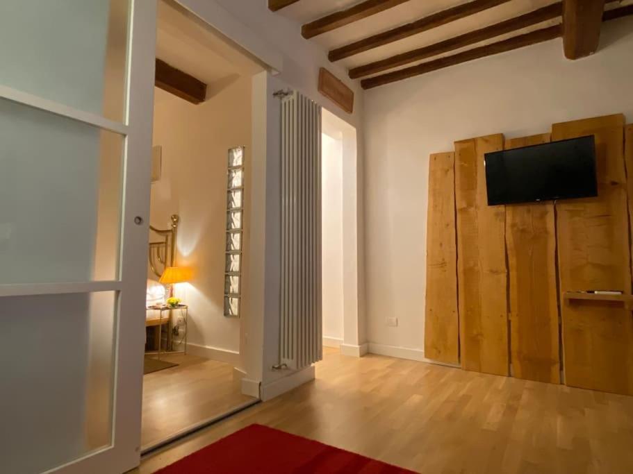 San Lorenzo Apartment In Red Firenze Eksteriør bilde